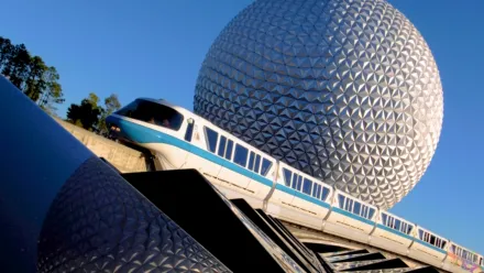 thumbnail - Detrás de las atracciones Disney S1:E9 Trains, Trams y Monorails