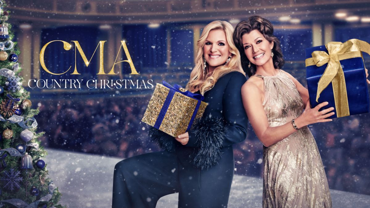 Watch CMA Country Christmas Disney+